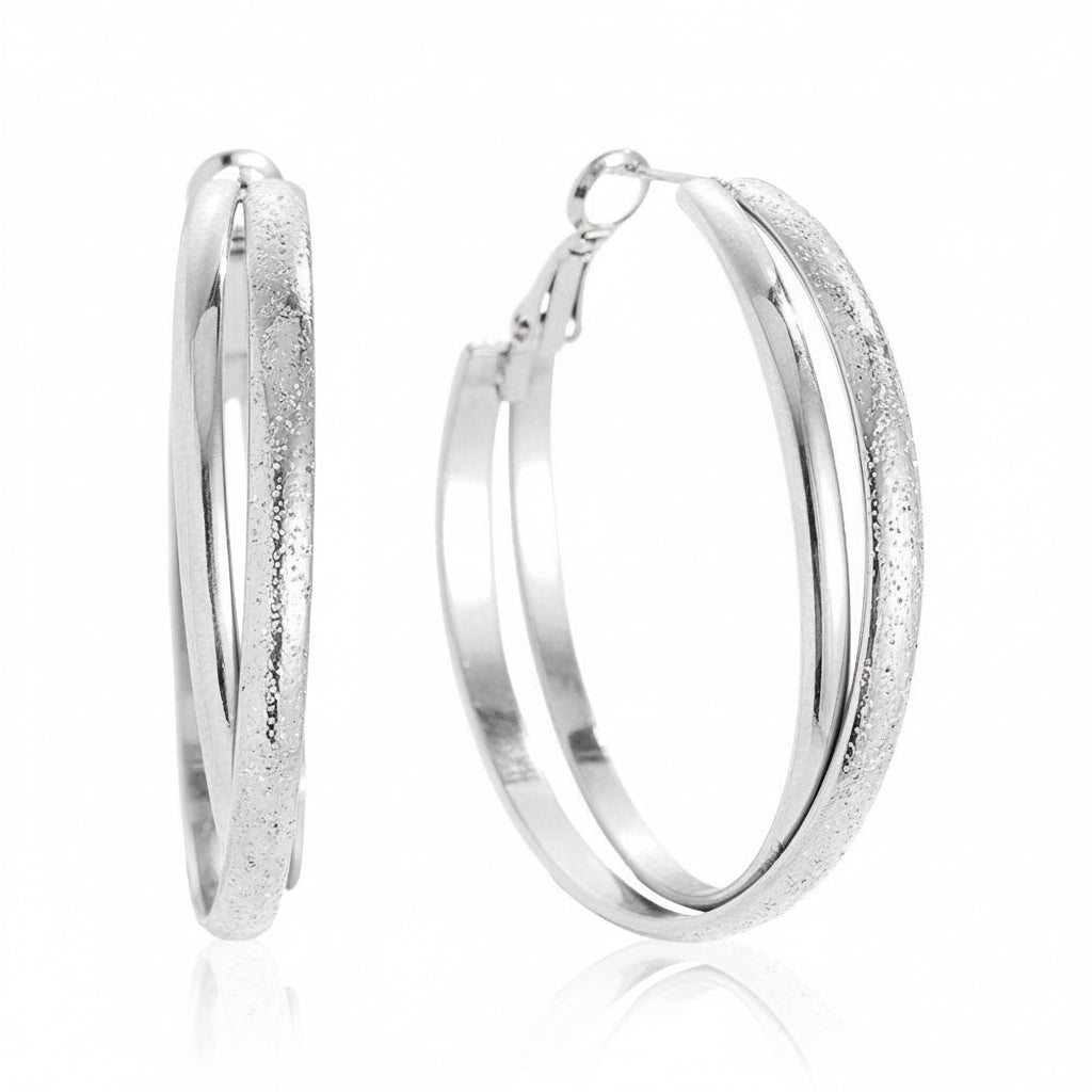 White gold-plated stainless steel double-band hoop earrings with smooth and stardust texture – naušnice.