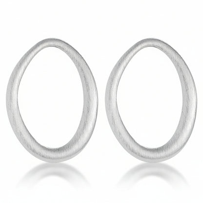 White gold-plated stainless steel chunky oval hoop earrings with brushed satin finish – naušnice.