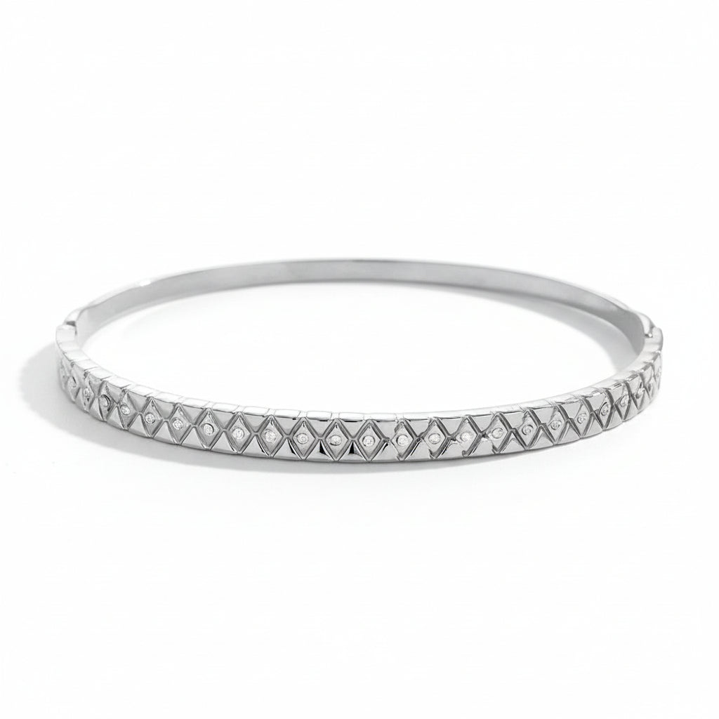 Silver bracelet with diamond pattern