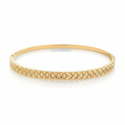 Gold bracelet with diamond pattern