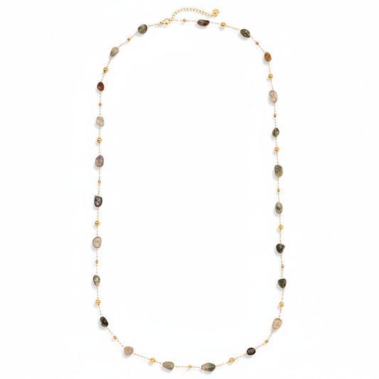 Gold-plated stainless steel long chain necklace with natural green agate stones and gold bead accents – ogrlica
