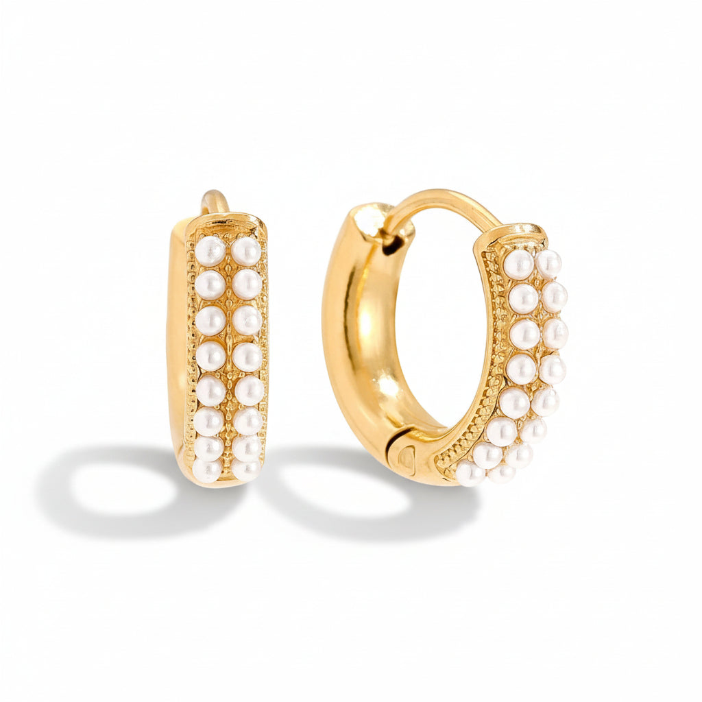 Gold-plated stainless steel huggie hoop earrings with double-row pearl detailing – naušnice.
