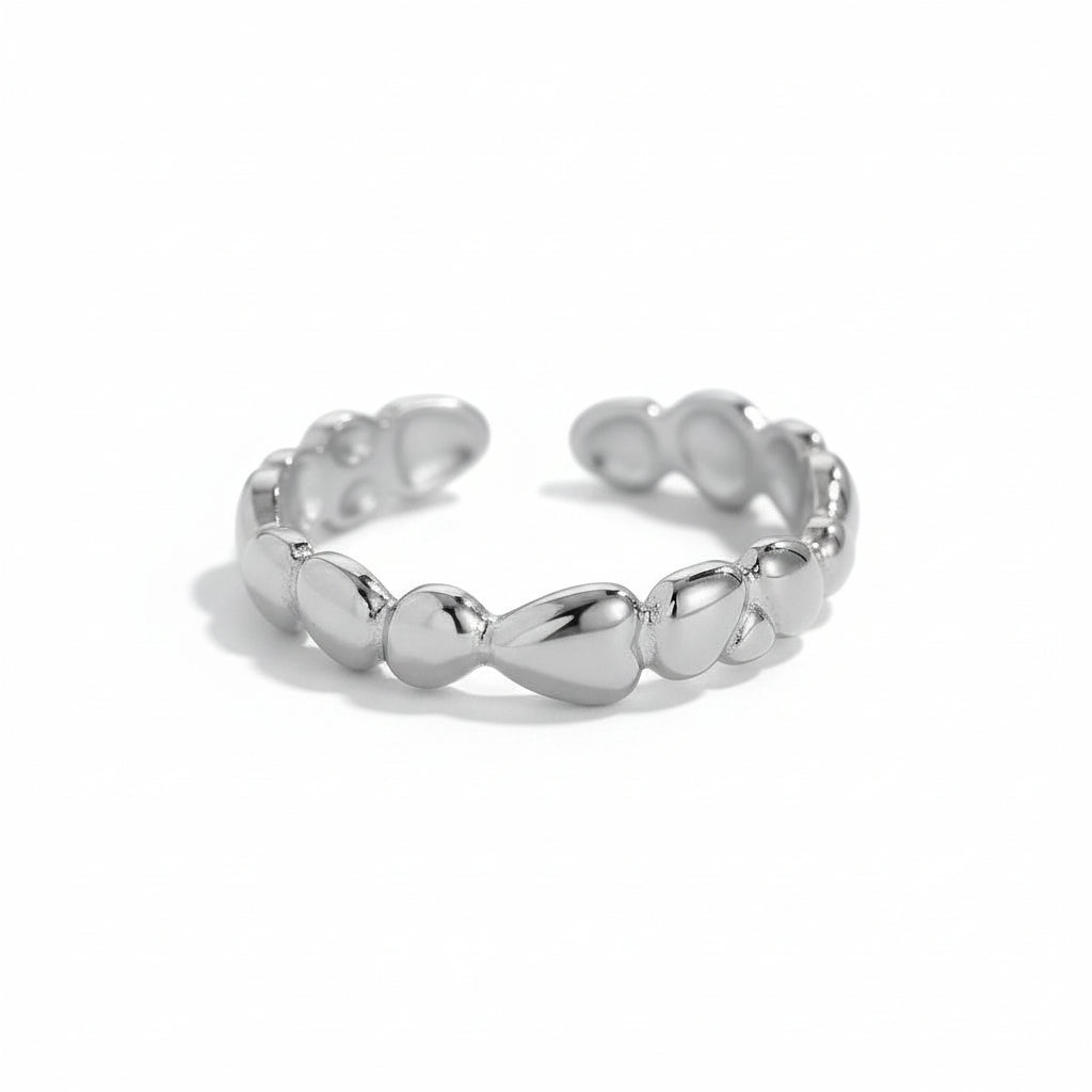 Silver ring with heart-shaped beads  -prsten